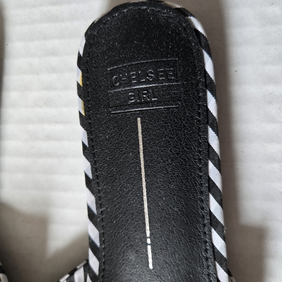 Chelsee Girl Memory Foam Black/White Shira Sandals Size 7 - Picture 7 of 10